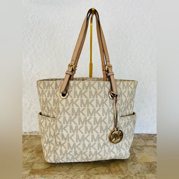Michael Kors vanilla vogager Crossgrain shoulder bag Tote Bag - Picture 1 of 9